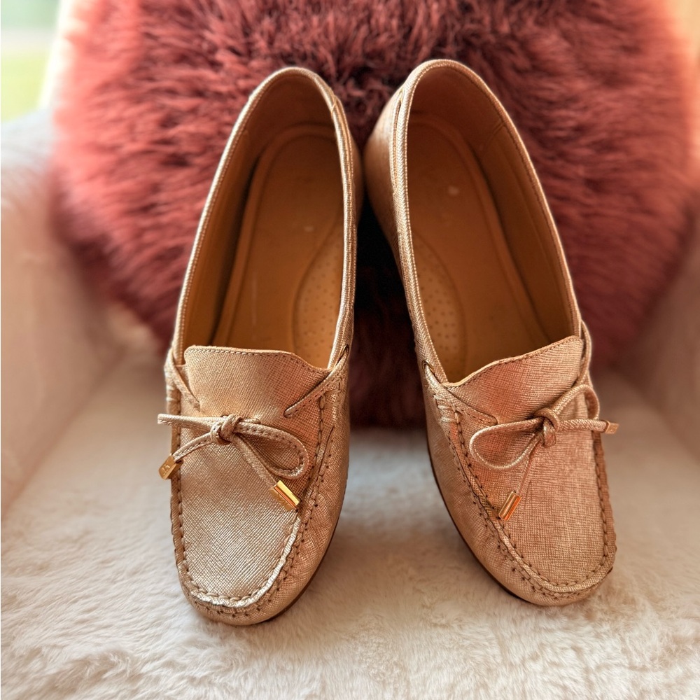 Elegant Michael Kors Gold Loafers
